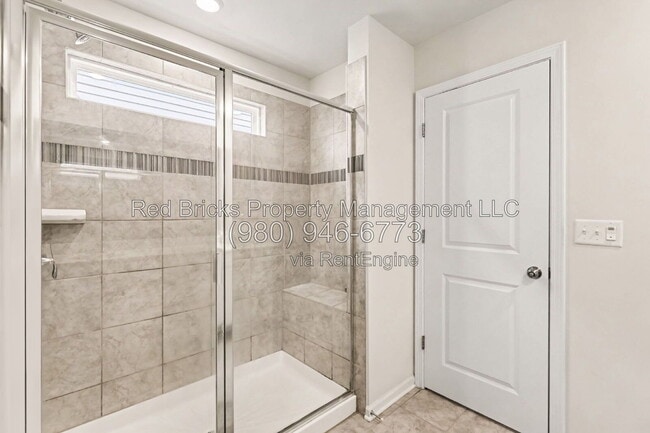 Building Photo - 16110 Winfield Hall Dr