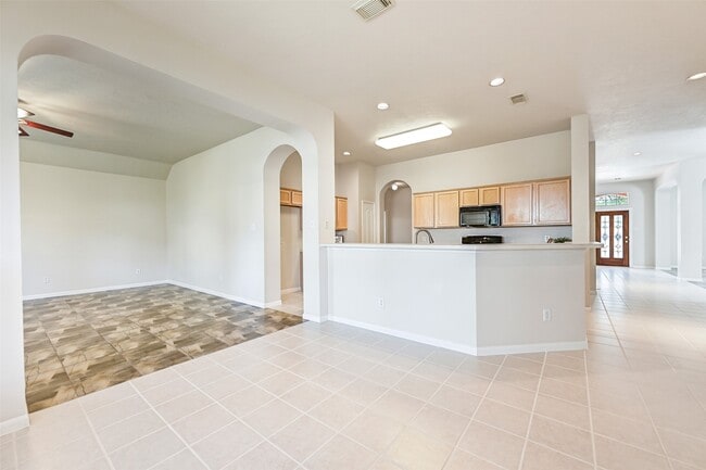 Building Photo - 16814 Tower Ridge