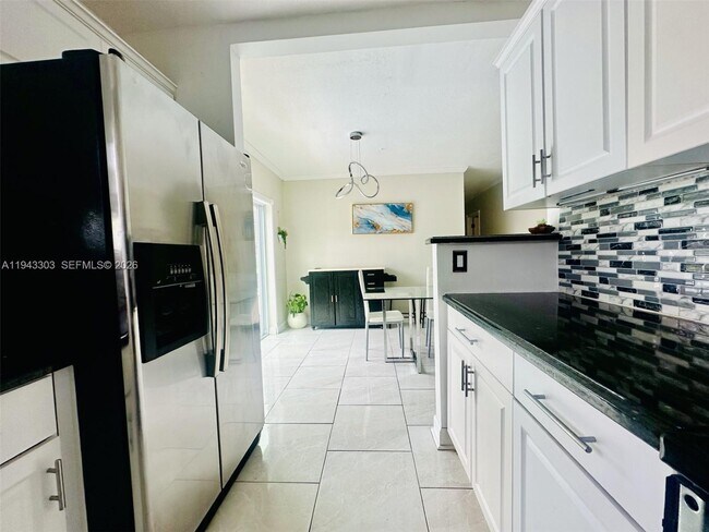 Building Photo - 7021 Scott St