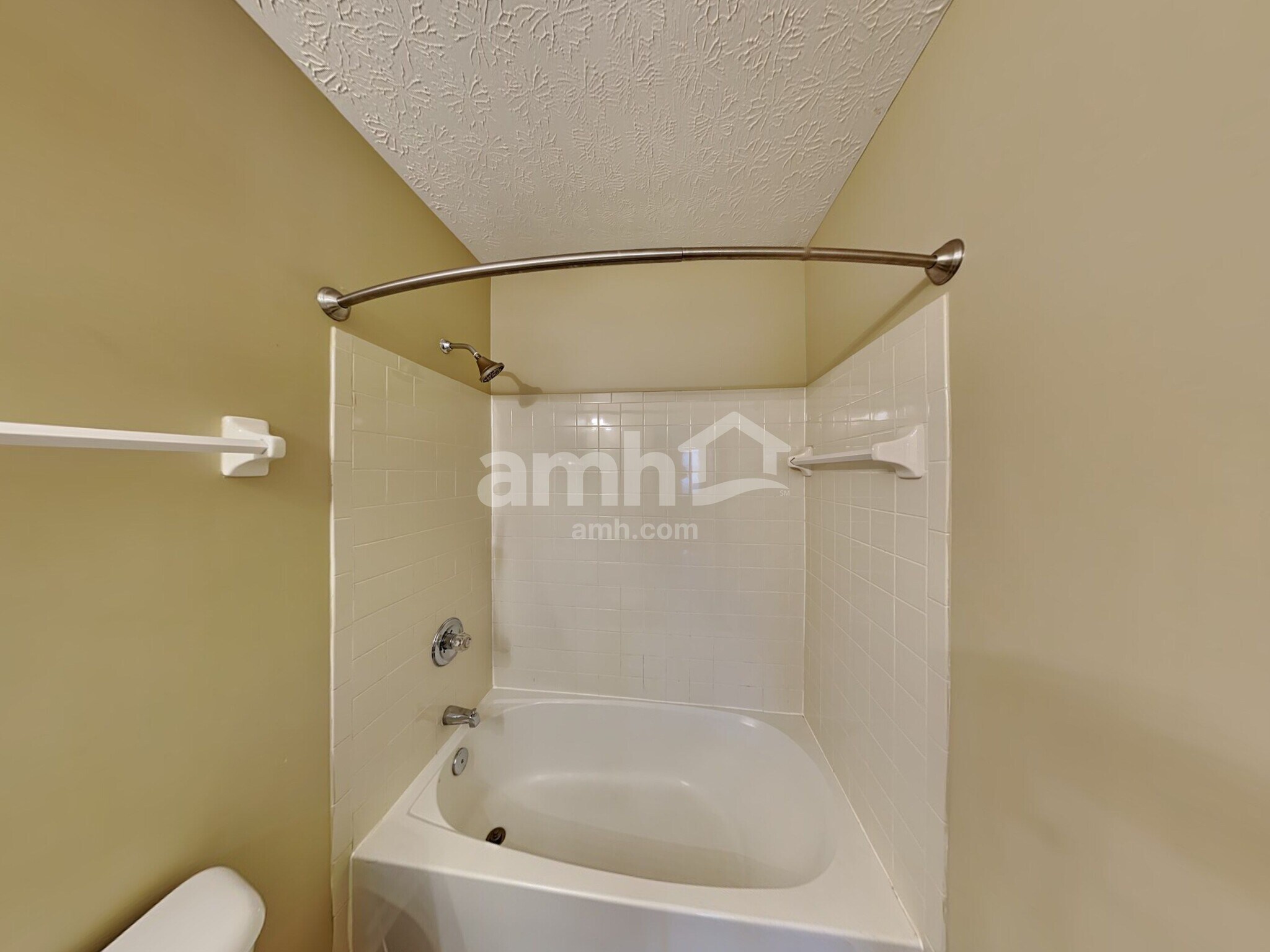 Building Photo - 45 Fieldcrest Dr