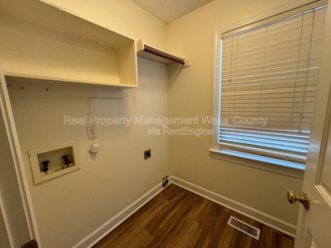 Building Photo - 4328 Bartholomew Cir