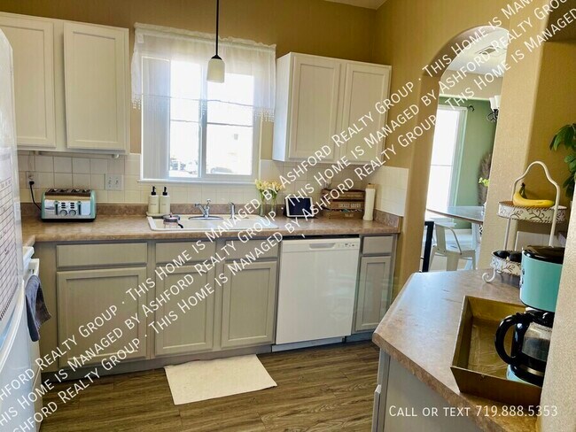 Building Photo - 3810 Strawberry Field Grove