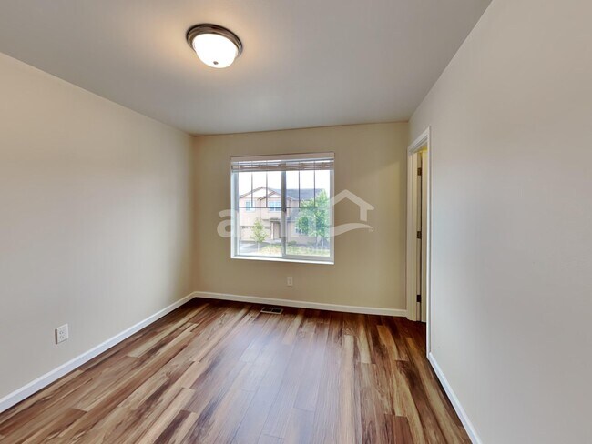 Building Photo - 2655 Moore St