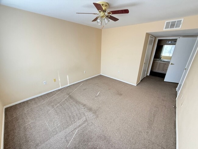 Building Photo - Gated condo Community