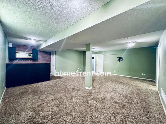 Building Photo - Overland Park Raised Ranch, Primary Suite ...