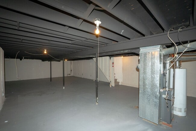 Building Photo - Got to see!  Two bedroom brick ranch style condo in Clinton Twp