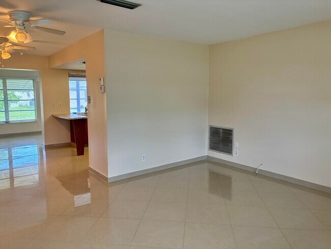 Building Photo - 7470 NW 7th Pl