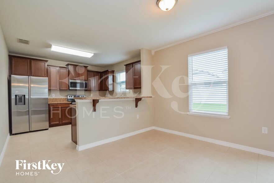 Building Photo - 1995 Banner Ln