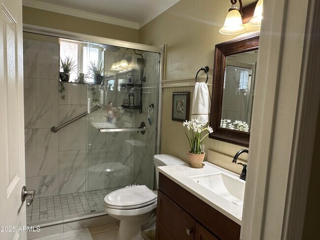 Building Photo - 10926 W Greer Ave