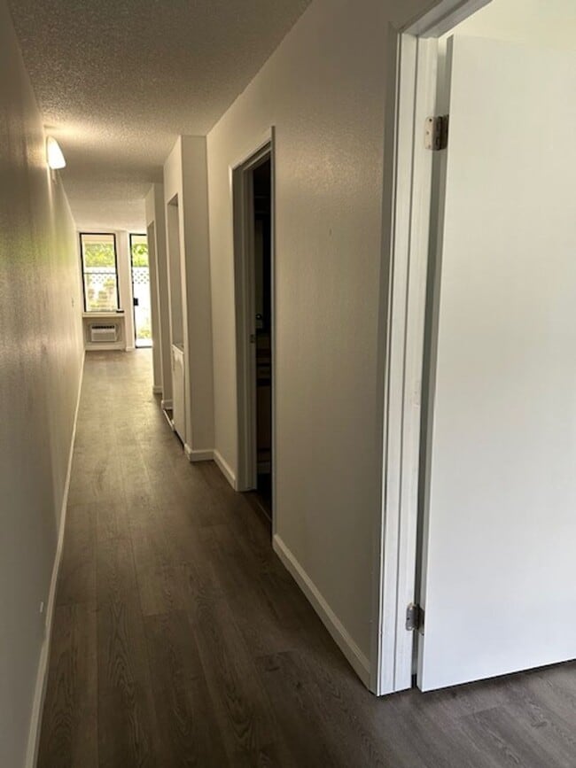 Building Photo - One Bedroom, One Bath Unit in  Kailua Bay ...