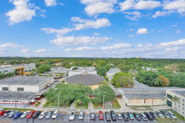 Building Photo - 301 Altara Ave