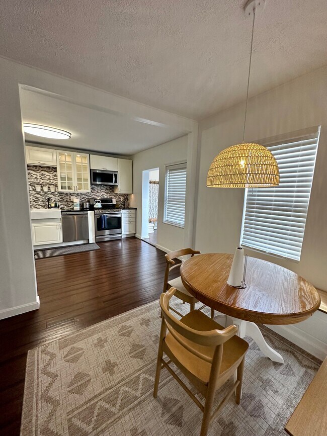 Building Photo - 148 Orange St