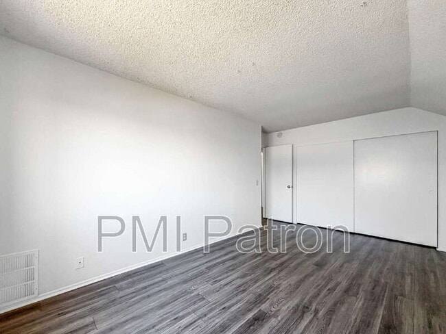 Building Photo - 8941 Mint Ave