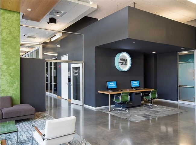 Building Photo - 420 W 3rd St