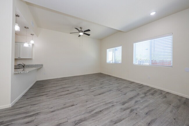 Building Photo - 3732 E Mercedes Ct