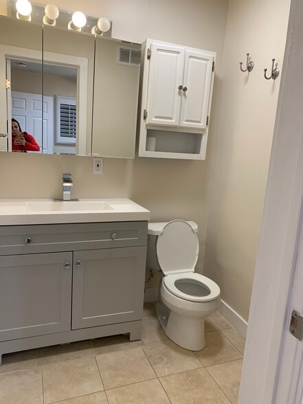 Building Photo - 6709 Sausalito Ave