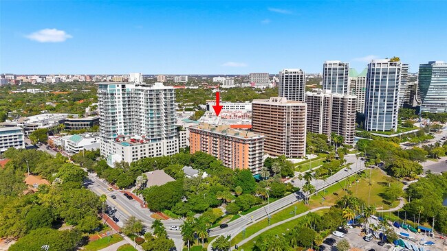 Building Photo - 2951 S Bayshore Dr