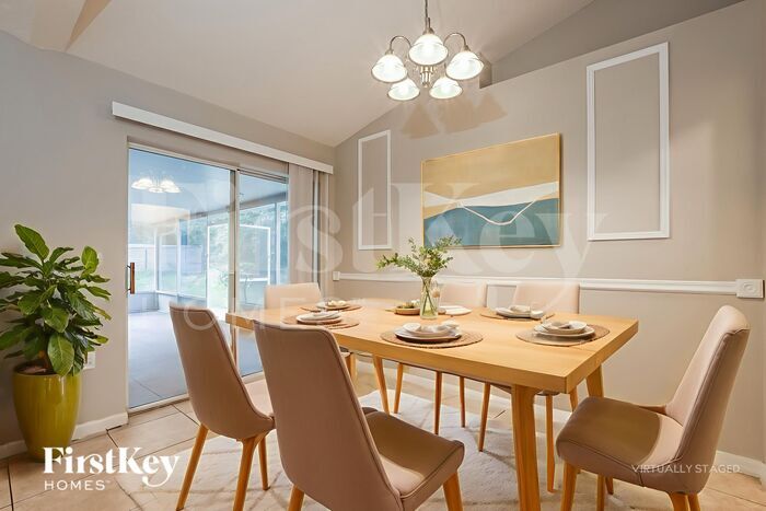 Building Photo - 1564 Deerfield Ave