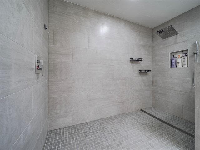Building Photo - 6650 Lovington Dr