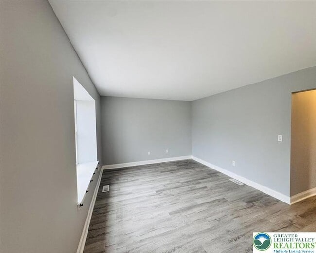 Building Photo - 2274 Briarwood Dr