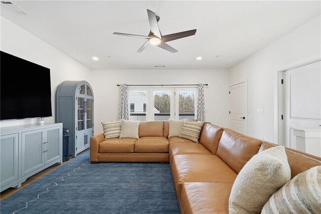 Building Photo - 2042 Juliette Ave