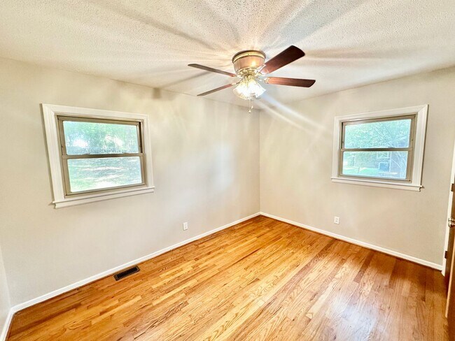 Building Photo - 1644 Nicholson Ave