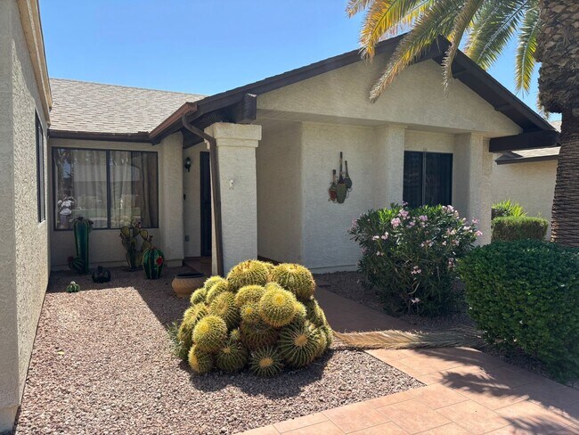 Building Photo - Lovely 3 bedroom 2 bath home in the grass in Leisure World a 45+ Active Adult Resort Community. M...