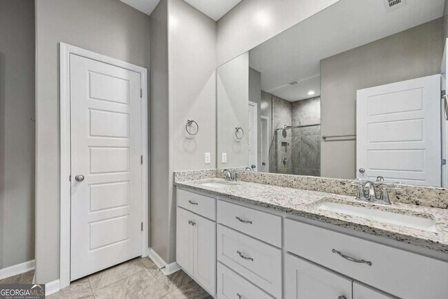 Building Photo - 326 Gary Cir