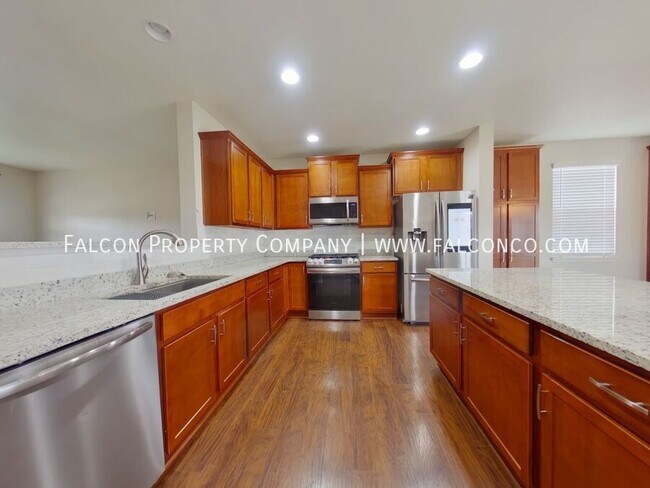 Building Photo - 7973 Buckeye Tree Ln