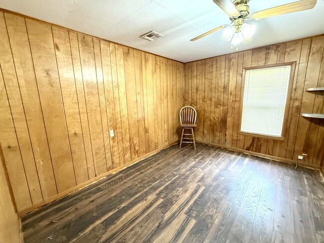 Building Photo - 52 Landmark Rd