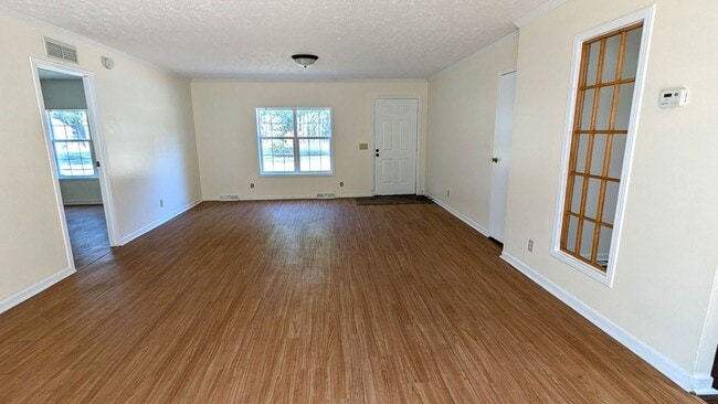 Building Photo - 182 N Walker Rd