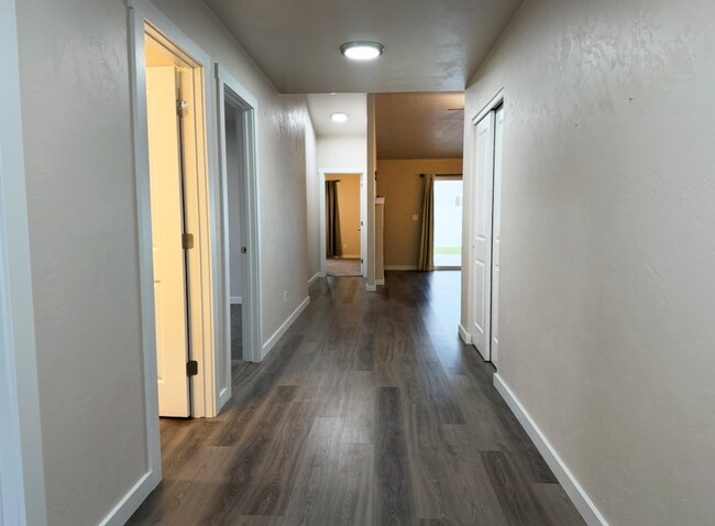 Building Photo - Beautiful Kalispell Home