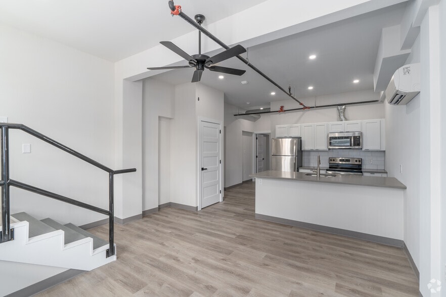 First Floor 1BR, 1BA - Living Area - 224 Hall St