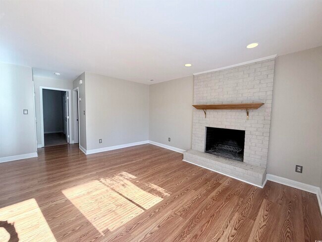 Building Photo - 6517 Valene Ct