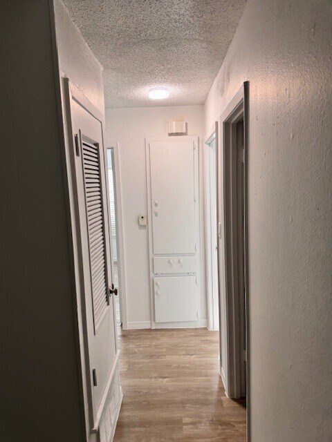 Building Photo - Newly Renovated 3 bedroom 2 bath home with...