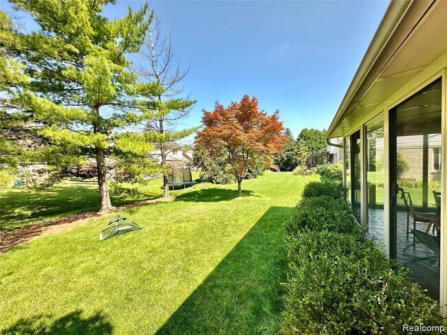 Building Photo - 24397 Venice Dr