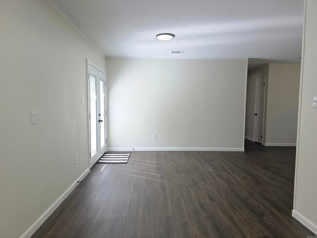 Building Photo - 3123 Ward Dr