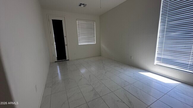 Building Photo - 1250 Abbey Ln