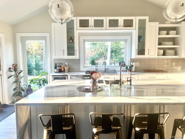 Building Photo - 11 Post Crossing