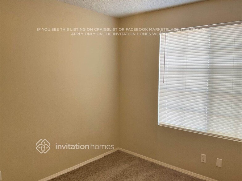 Building Photo - 921 S Val Vista Dr