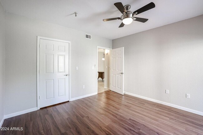 Building Photo - Resort-Style Aventura Condo