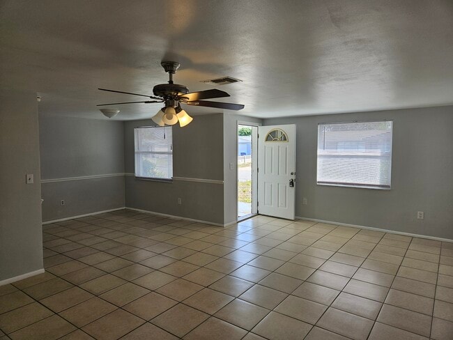 Building Photo - 3345 Trask Dr