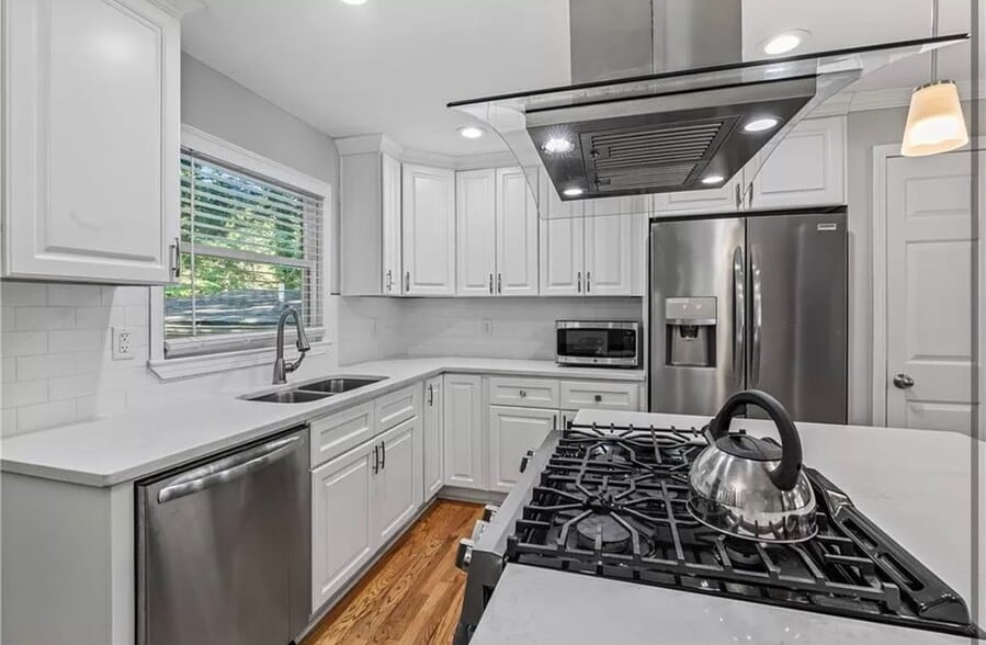 Building Photo - 179 Oak Dr SW