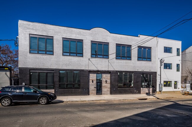 Building Photo - 2017 N Front St