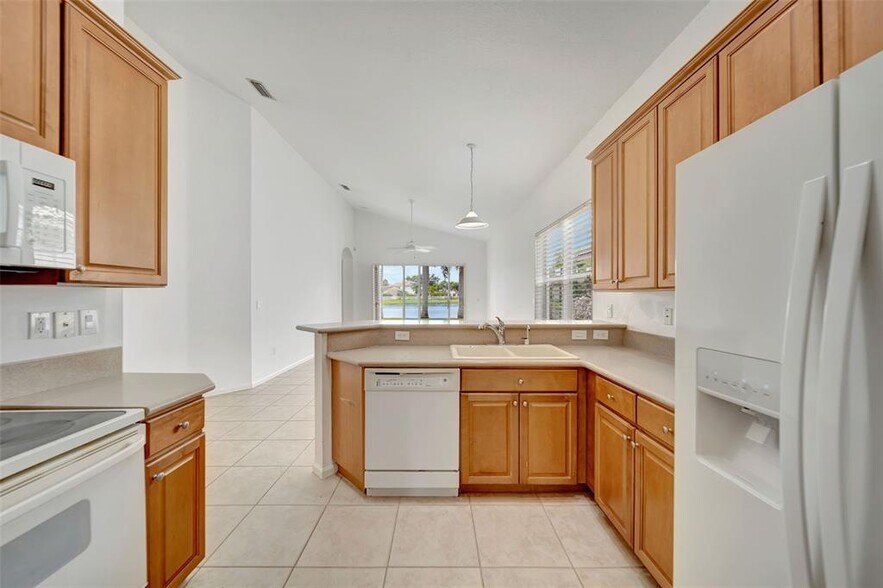 Building Photo - 7314 NW 19th Ct