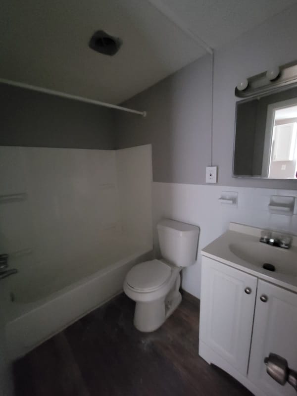 Building Photo - 13420 Euclid Ave