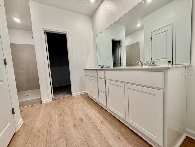 Building Photo - 5111 Natalia Dr
