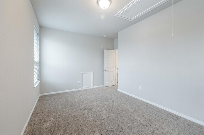 Building Photo - 904 Boatswain Wy