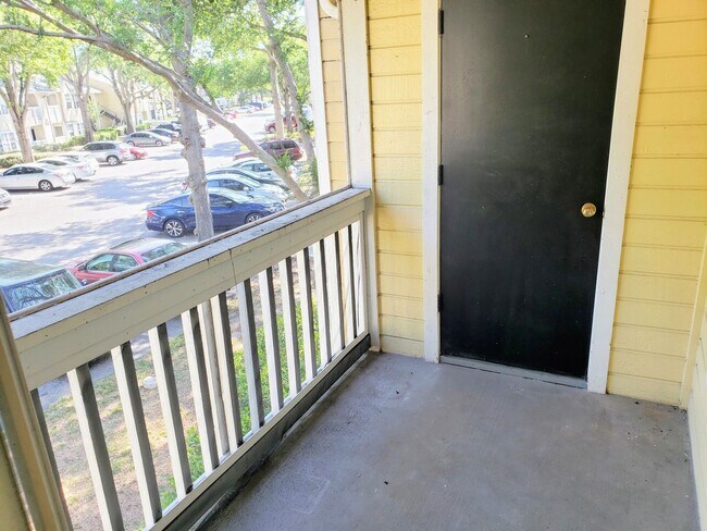 Building Photo - **For Sale w. Outside Agent** TW2127