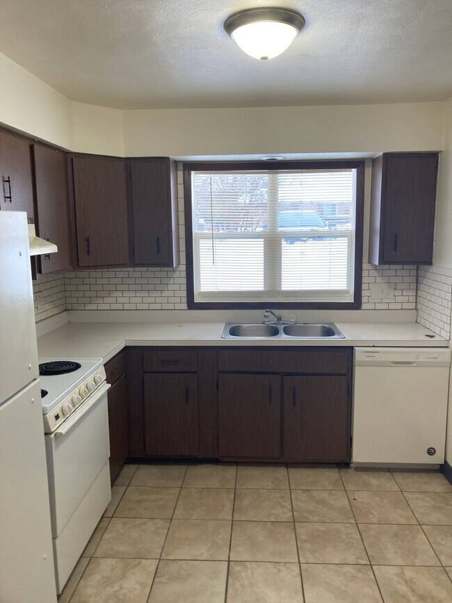 Interior Photo - 4604 Governors Dr